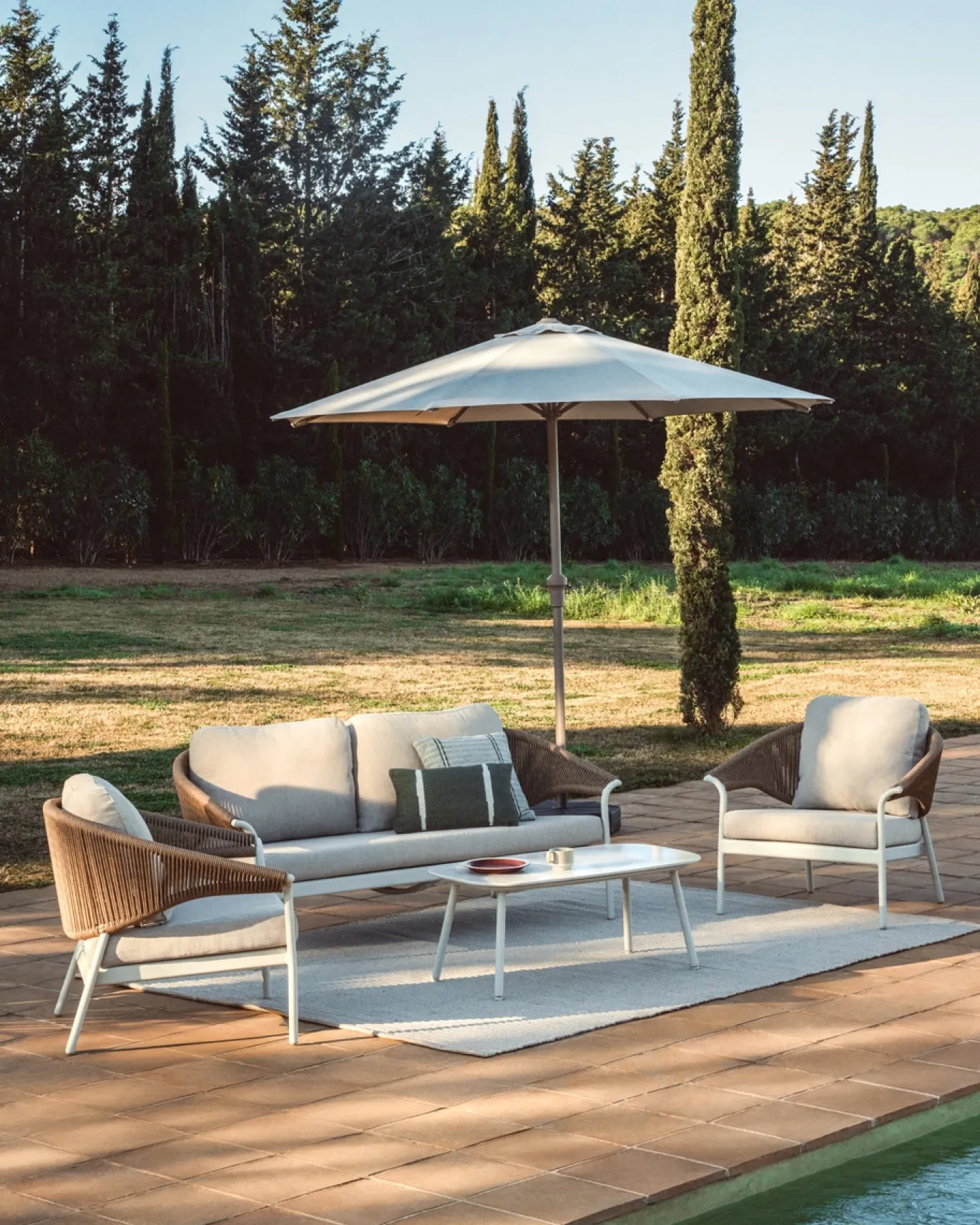 Kave Home Loungeset Zuara Aluminium Beige Synthetisch Touw Bruin