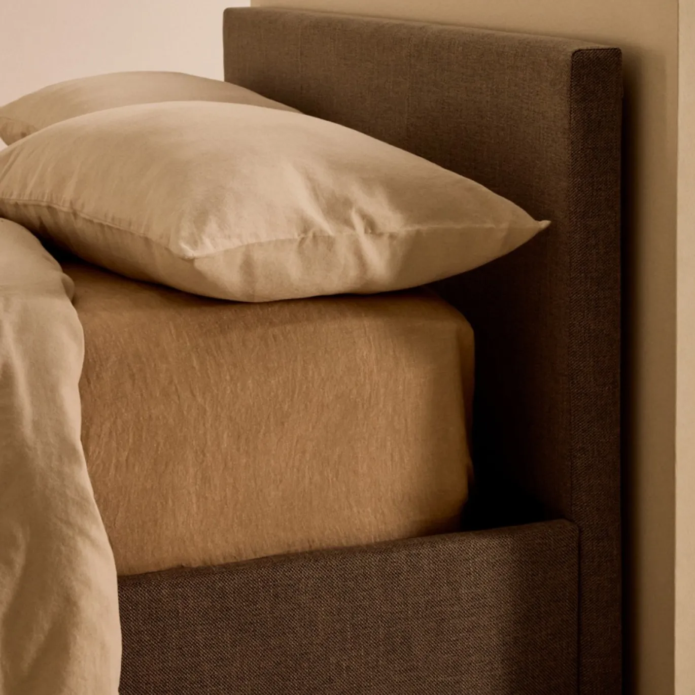 Kave Home Ottoman Bed Nahiri Grijs 180x200cm