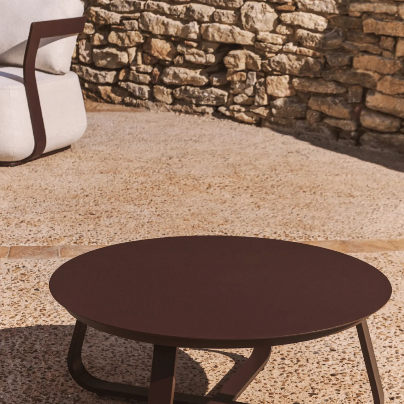 Kave Home Outdoor Salontafel Tamaris Aluminium Bruin Ø48cm