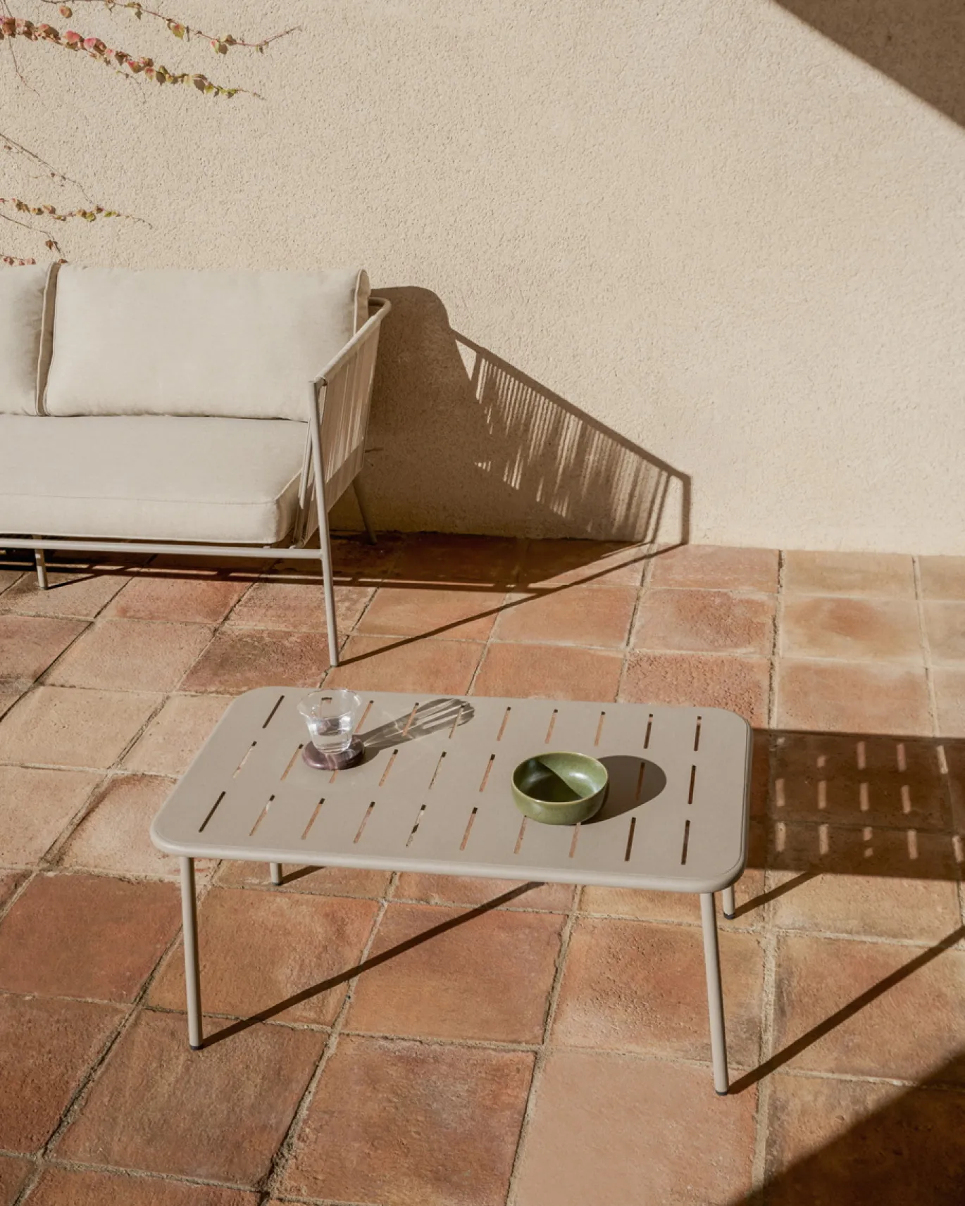 Kave Home Outdoor Salontafel Brai Staal Taupe 90cm