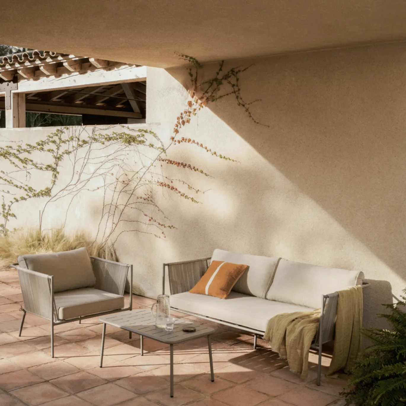 Kave Home Outdoor Salontafel Brai Staal Taupe 90cm