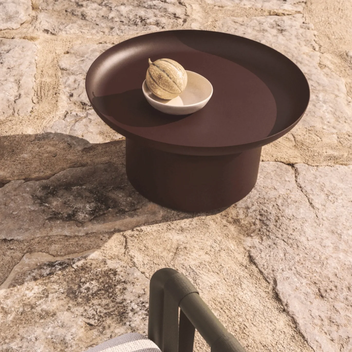 Kave Home Outdoor Salontafel Arcola Aluminium Bruin Ø70cm