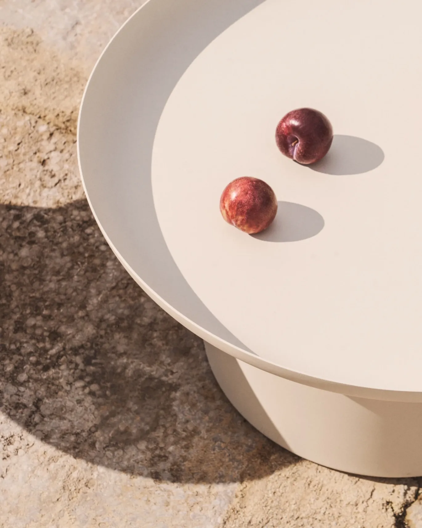 Kave Home Outdoor Salontafel Arcola Aluminium Beige Ø70cm