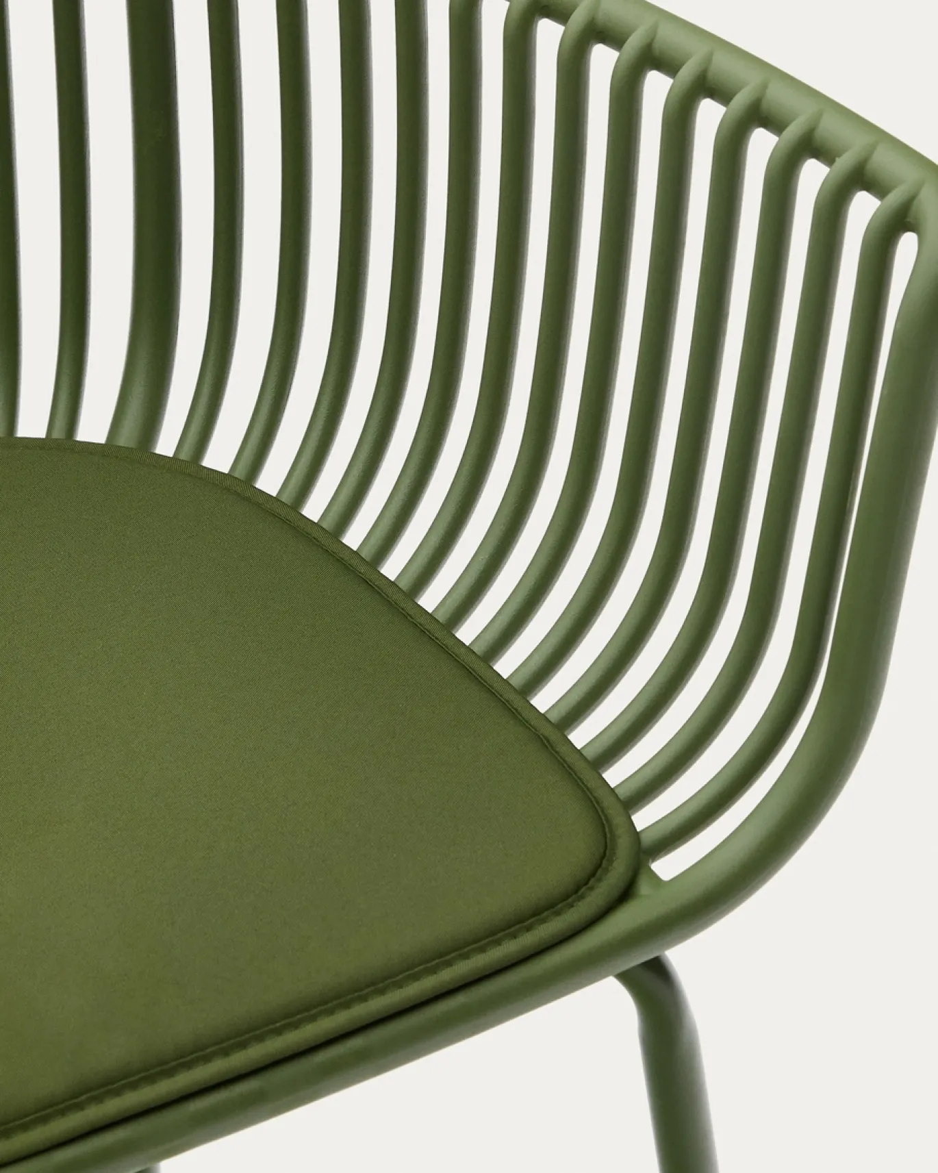 Kave Home Outdoor Stoel Surpika met Groen Stalen Poten