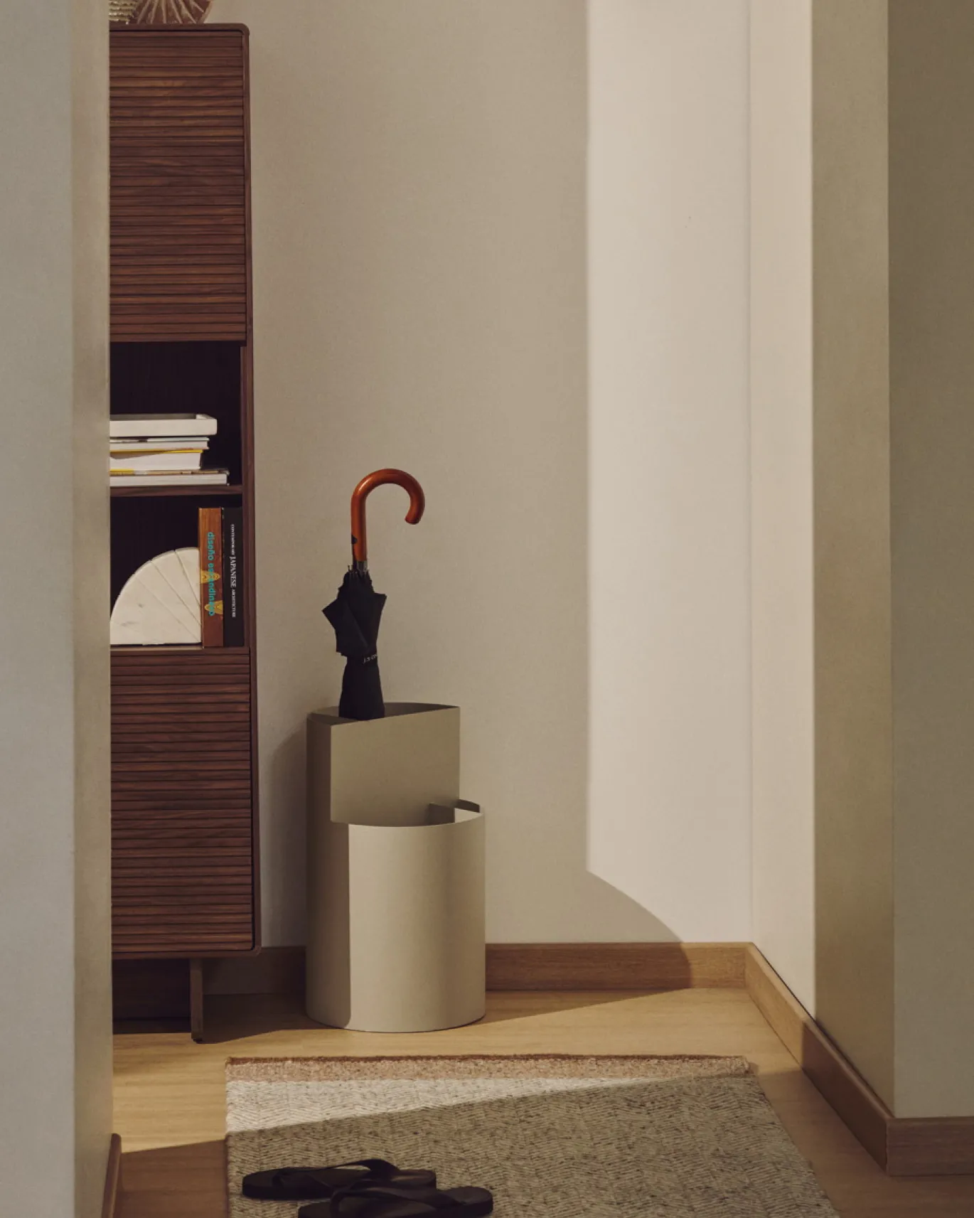 Kave Home Paraplubak Groot Atin Beige Metaal