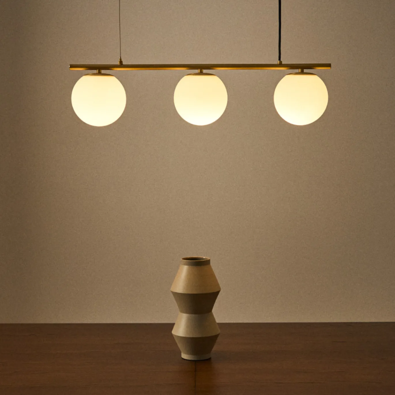 Kave Home Plafondlamp Brisia Metaal Messing Glas Ø15cm 3 Bollen