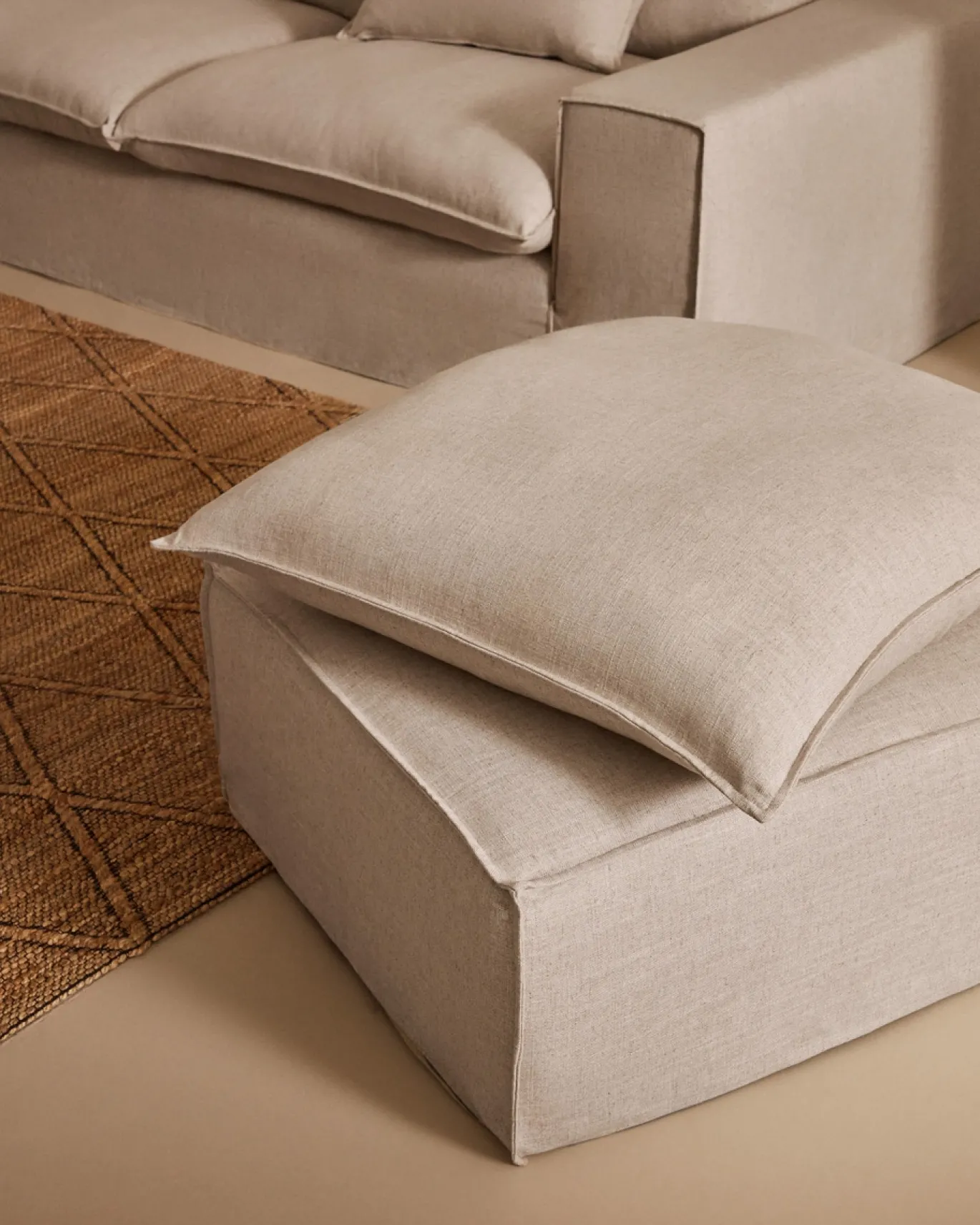 Kave Home Poef Anarela Beige Linnen Kussen 80x80cm