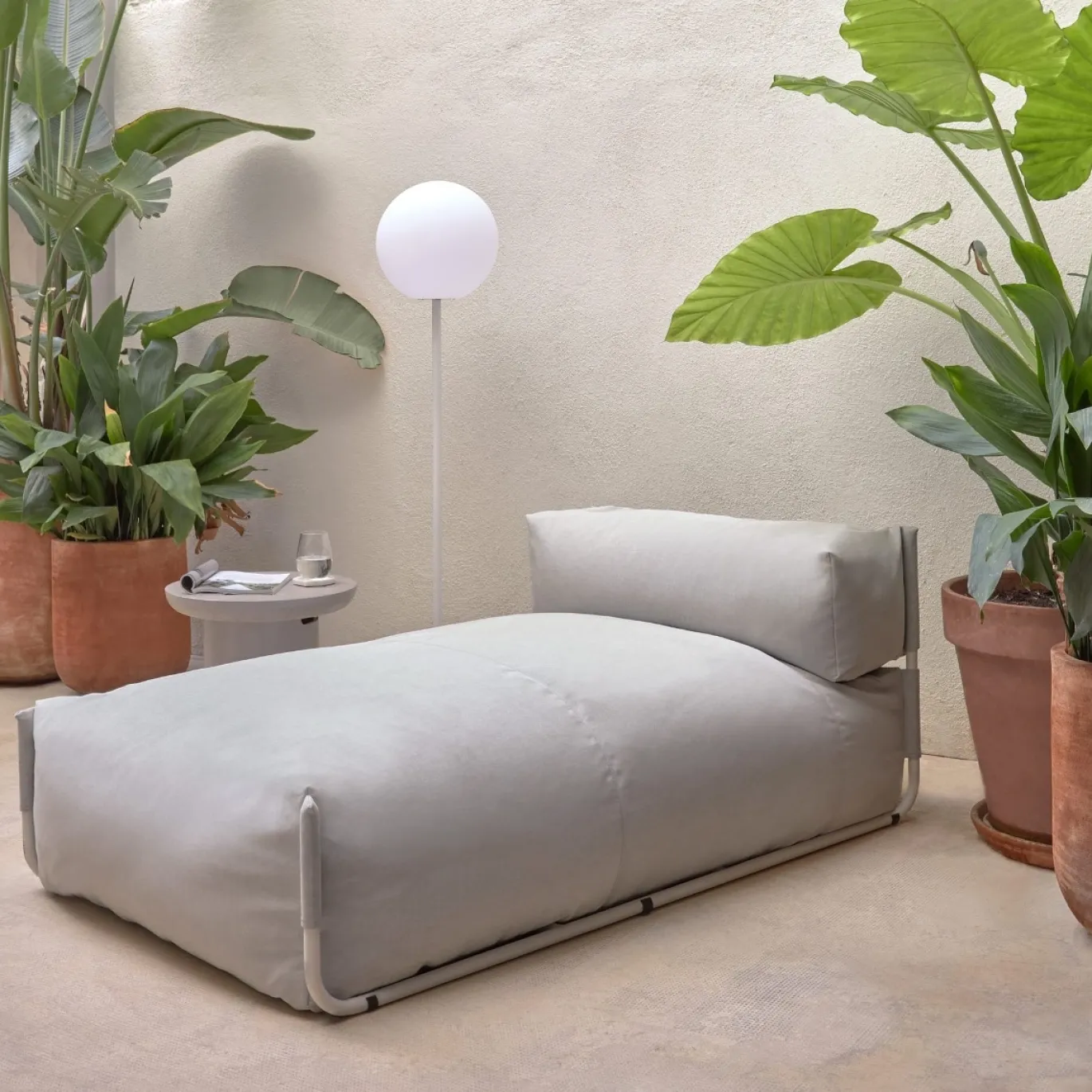 Kave Home Poef Square Lichtgrijs en Rugleuning Wit 165x101cm