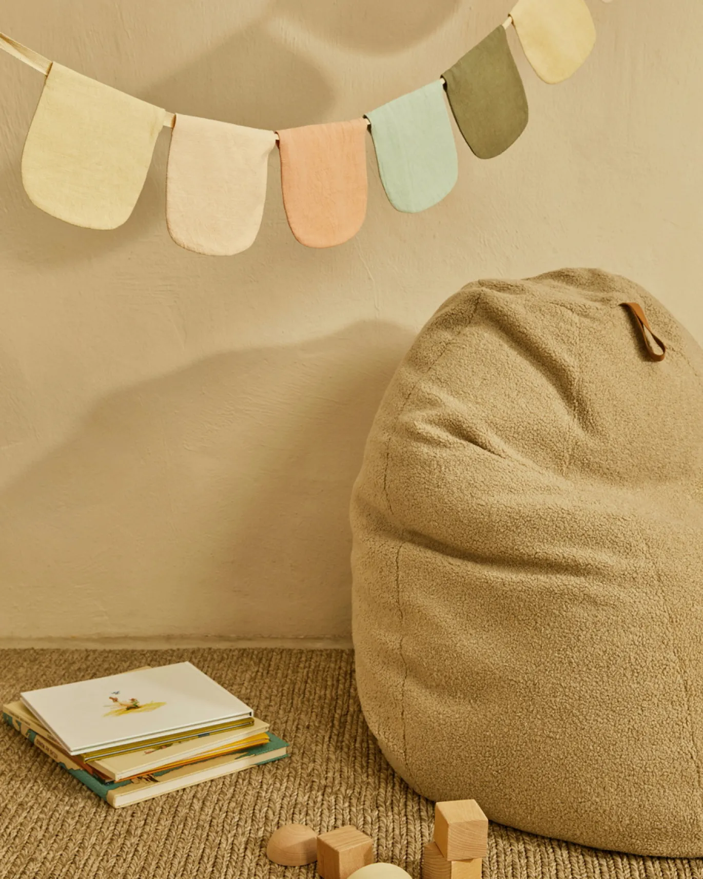 Kave Home Poef Vicka Beige Bouclé Ø70cm