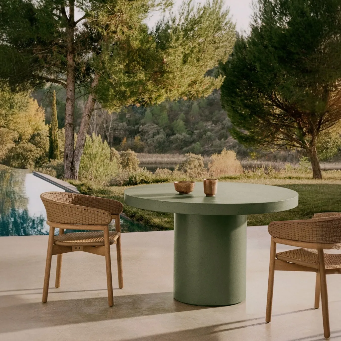 Kave Home Ronde Tafel Aiguablava Groen Cement Ø120cm