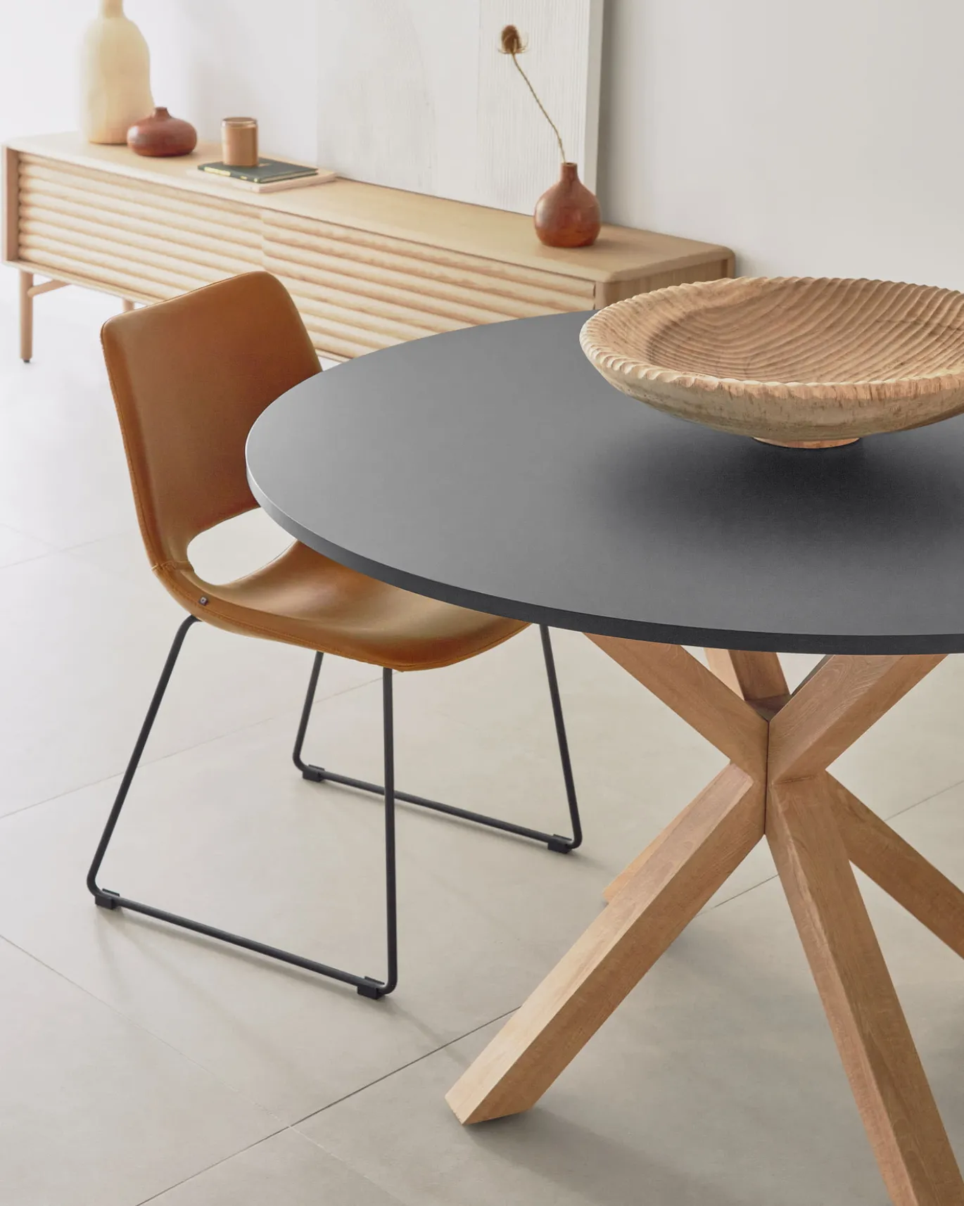 Kave Home Ronde Tafel Argo Zwartgelakt Mdf Houteffect Ø120cm