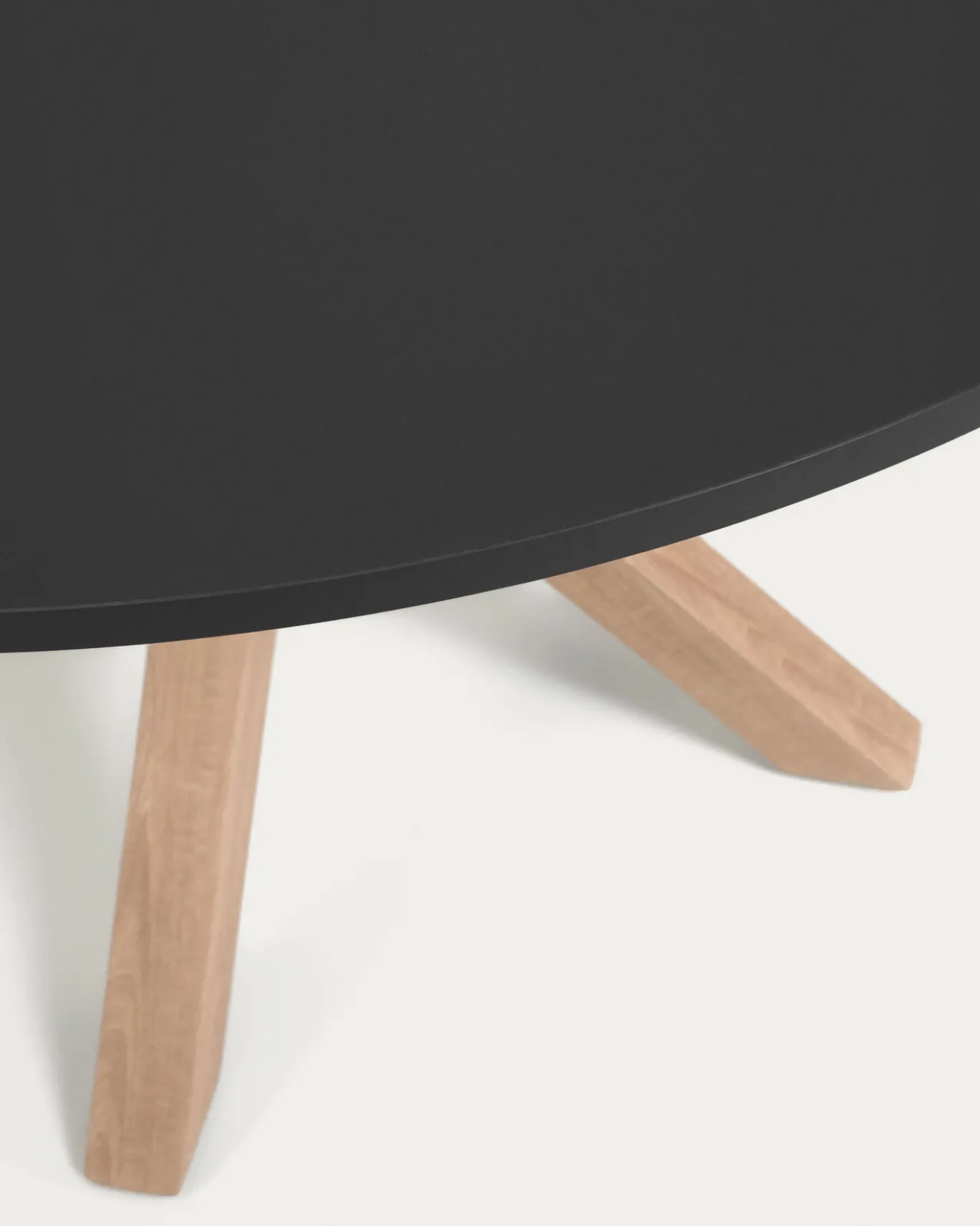 Kave Home Ronde Tafel Argo Zwartgelakt Mdf Houteffect Ø120cm