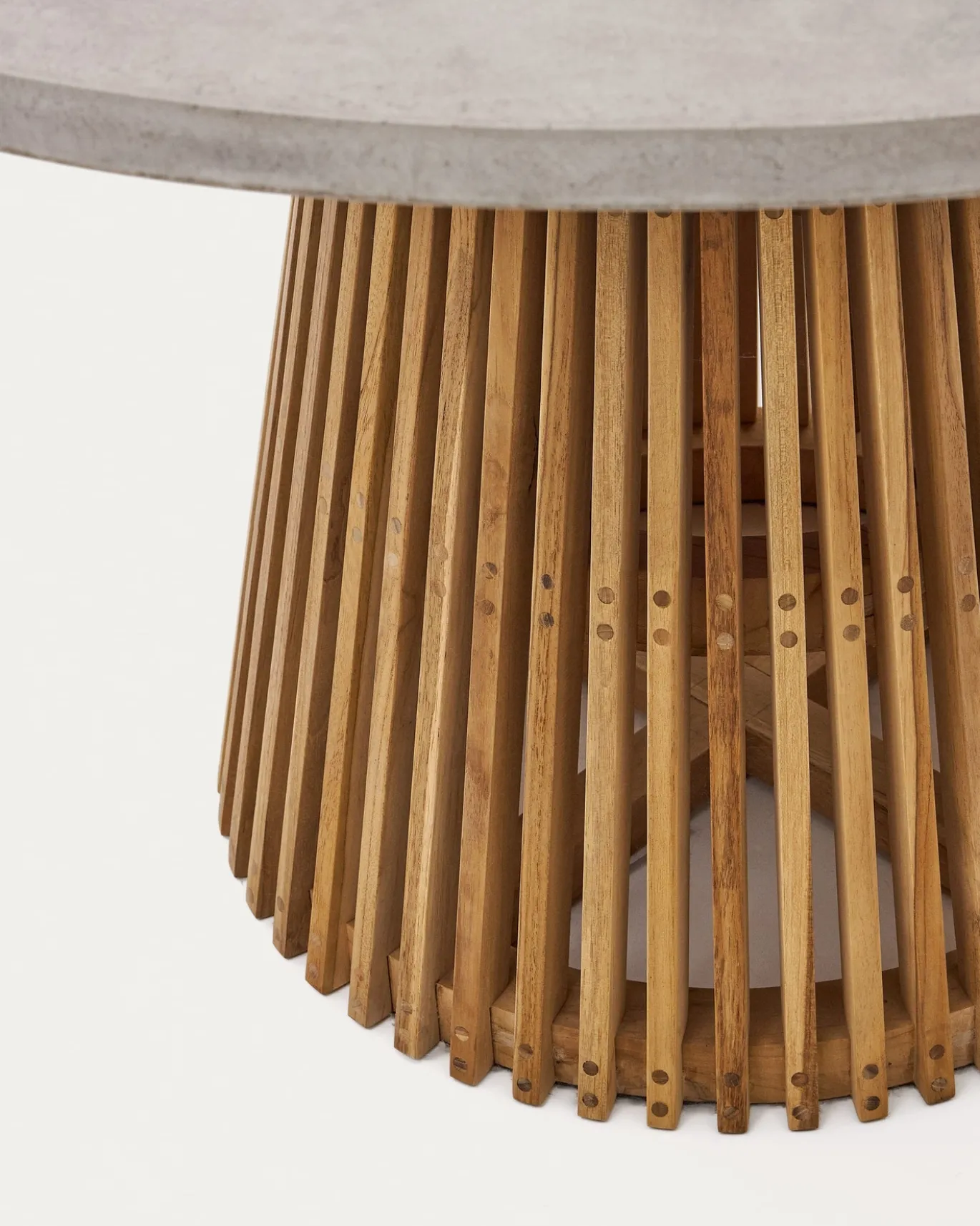 Kave Home Ronde Tuintafel Alcaufar Teakhout en Grijs Cement Ø120cm