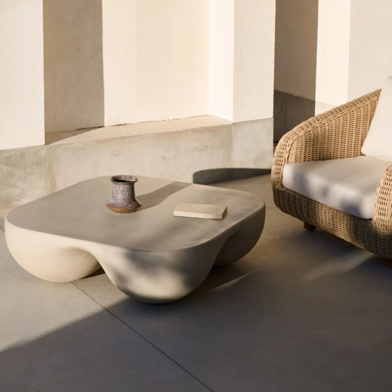 Kave Home Salontafel Colba Outdoor Polystone 100x100cm