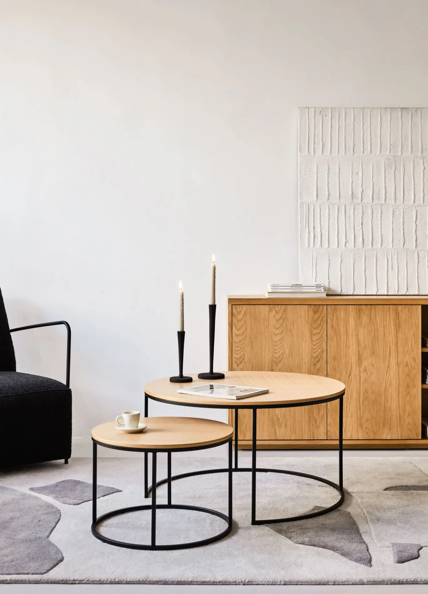 Kave Home Salontafel Yoana Set van 2 Naturel Eikenfineer Ø80cm/ø50cm