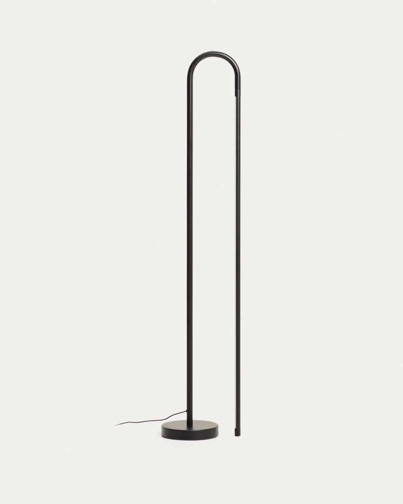 Kave Home Staande Lamp Bow Zwart Aluminium