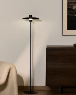 Kave Home Staande Lamp Nuvira Gesatineerd Zwart Metaal