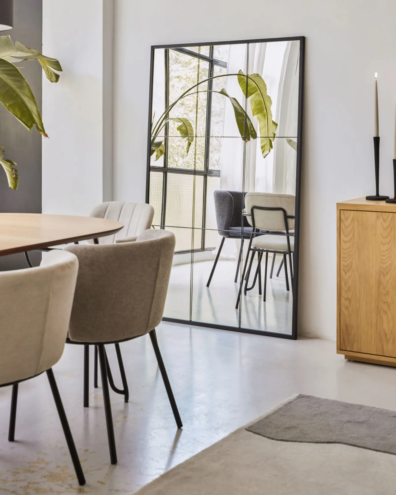 Kave Home Staande Spiegel Ulrica Zwart Metaal 100x160cm