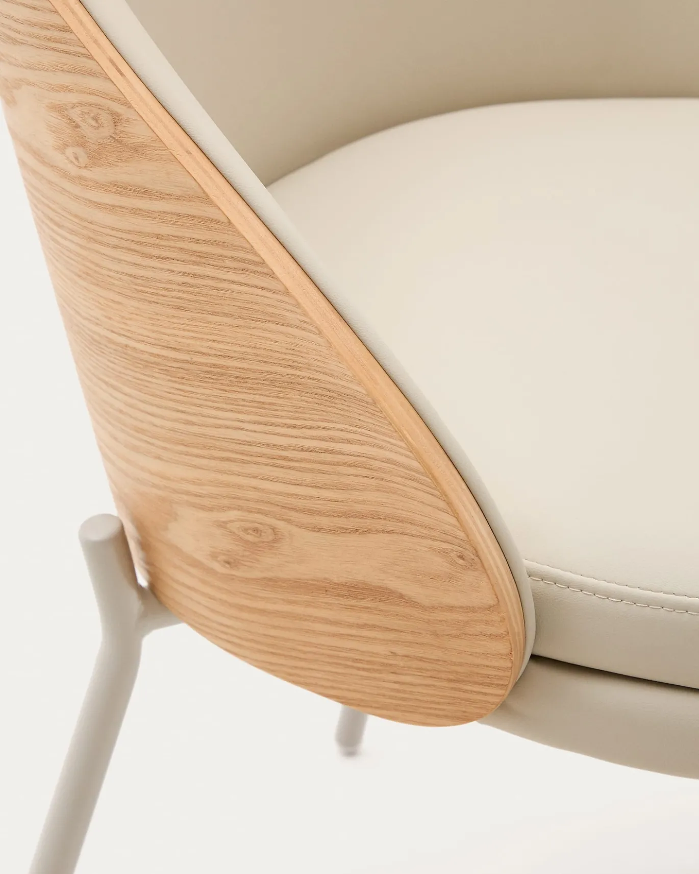 Kave Home Stoel Eamy Beige Kunstleer Essenfineer