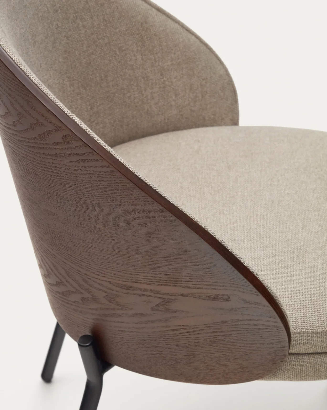 Kave Home Stoel Eamy Lichtbruin Chenille en Bruin Essenhoutfineer