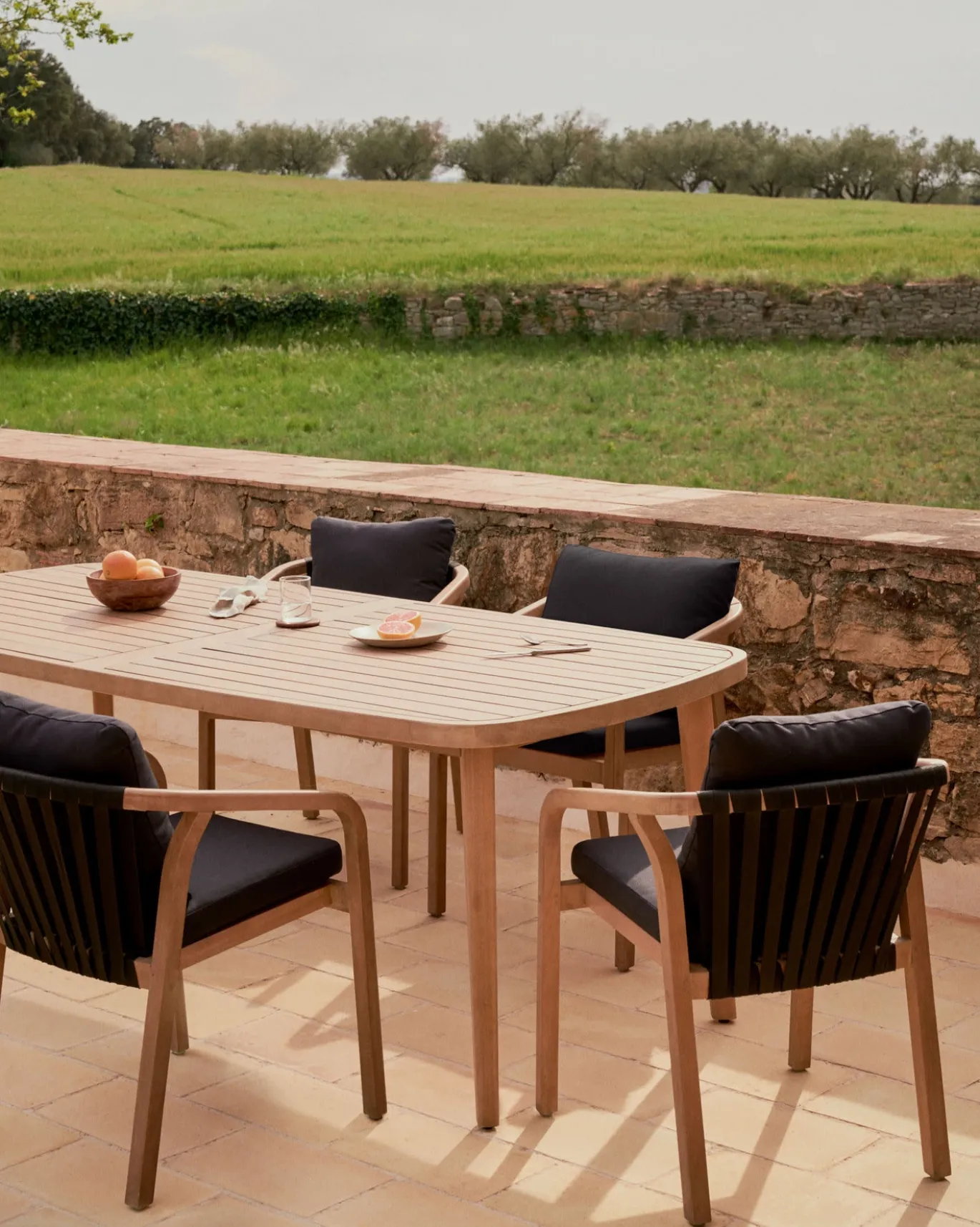 Kave Home Stoel Malaret Massief Eucalyptushout Zwart Touw