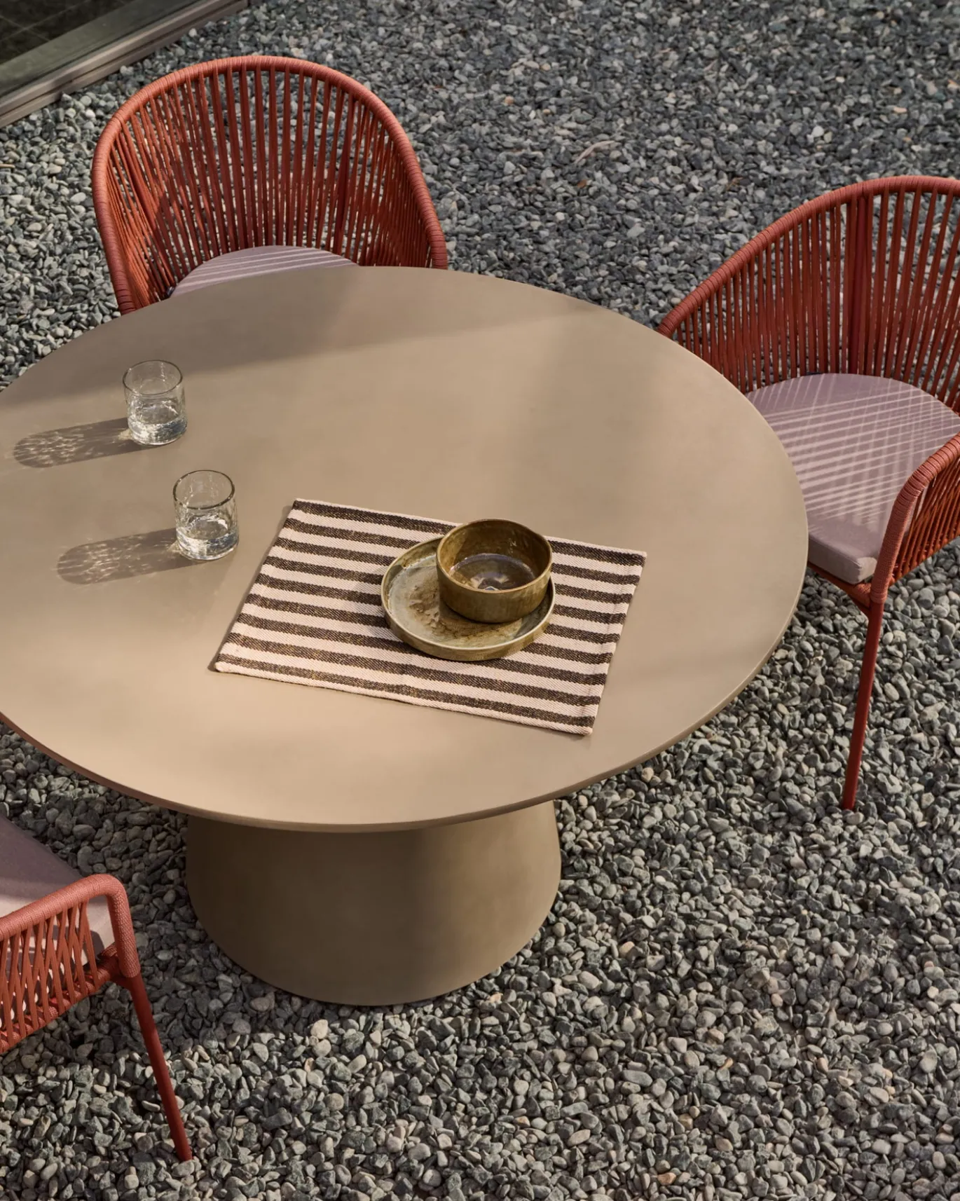 Kave Home Tafel Itai Cement Ø120cm
