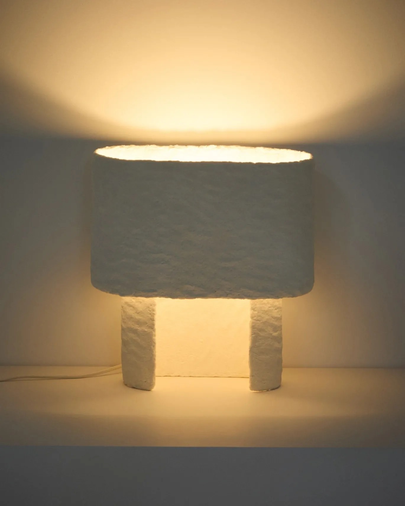 Kave Home Tafellamp Bedala Papier-maché Wit