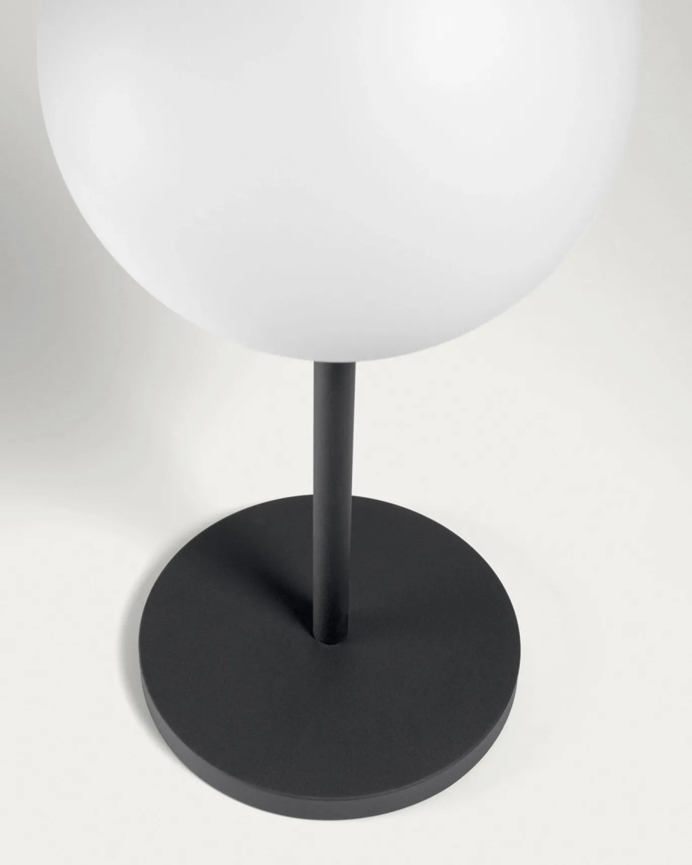 Kave Home Tafellamp Dinesh Outdoor Zwart Staal