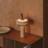 Kave Home Tafellamp Luba Draagbaar Massief Essenhout Groen