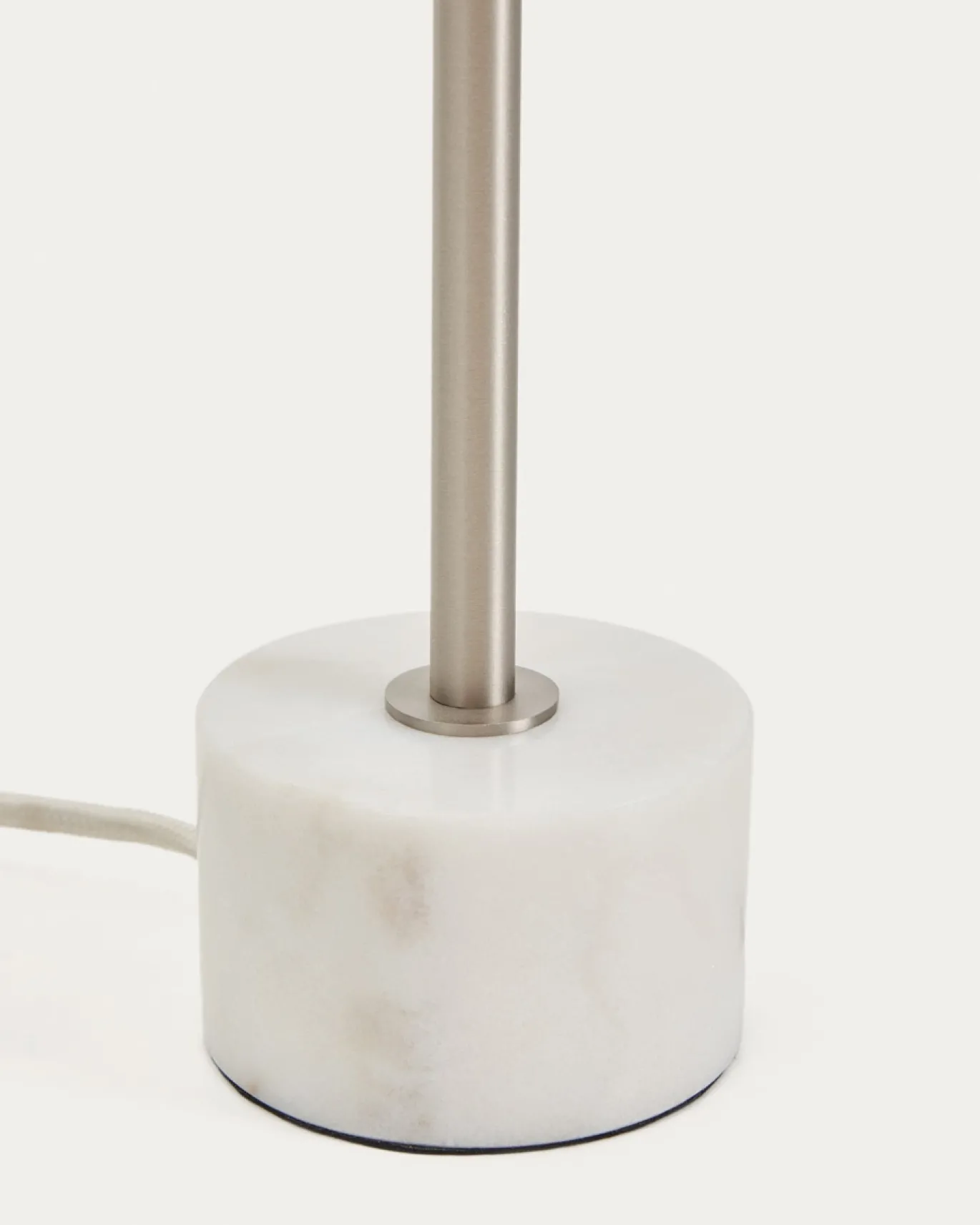 Kave Home Tafellamp Lynor Geborsteld Metaal met Wit Marmer