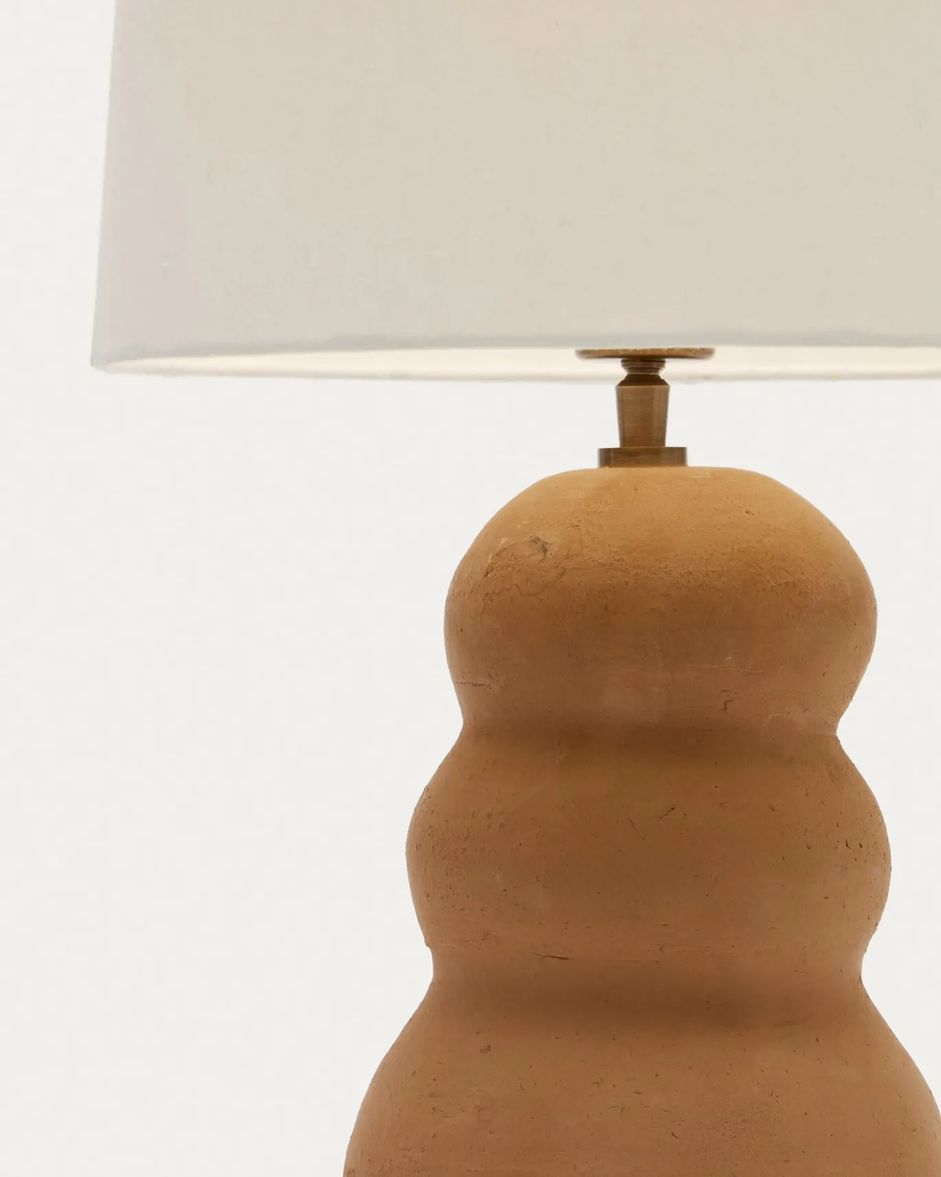 Kave Home Tafellamp Madsen Terracotta Wit Lampenkap