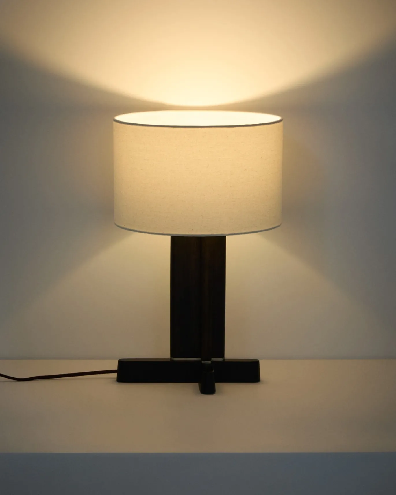 Kave Home Tafellamp Niani Rubberhout Donkerbruin Katoen Ø30cm