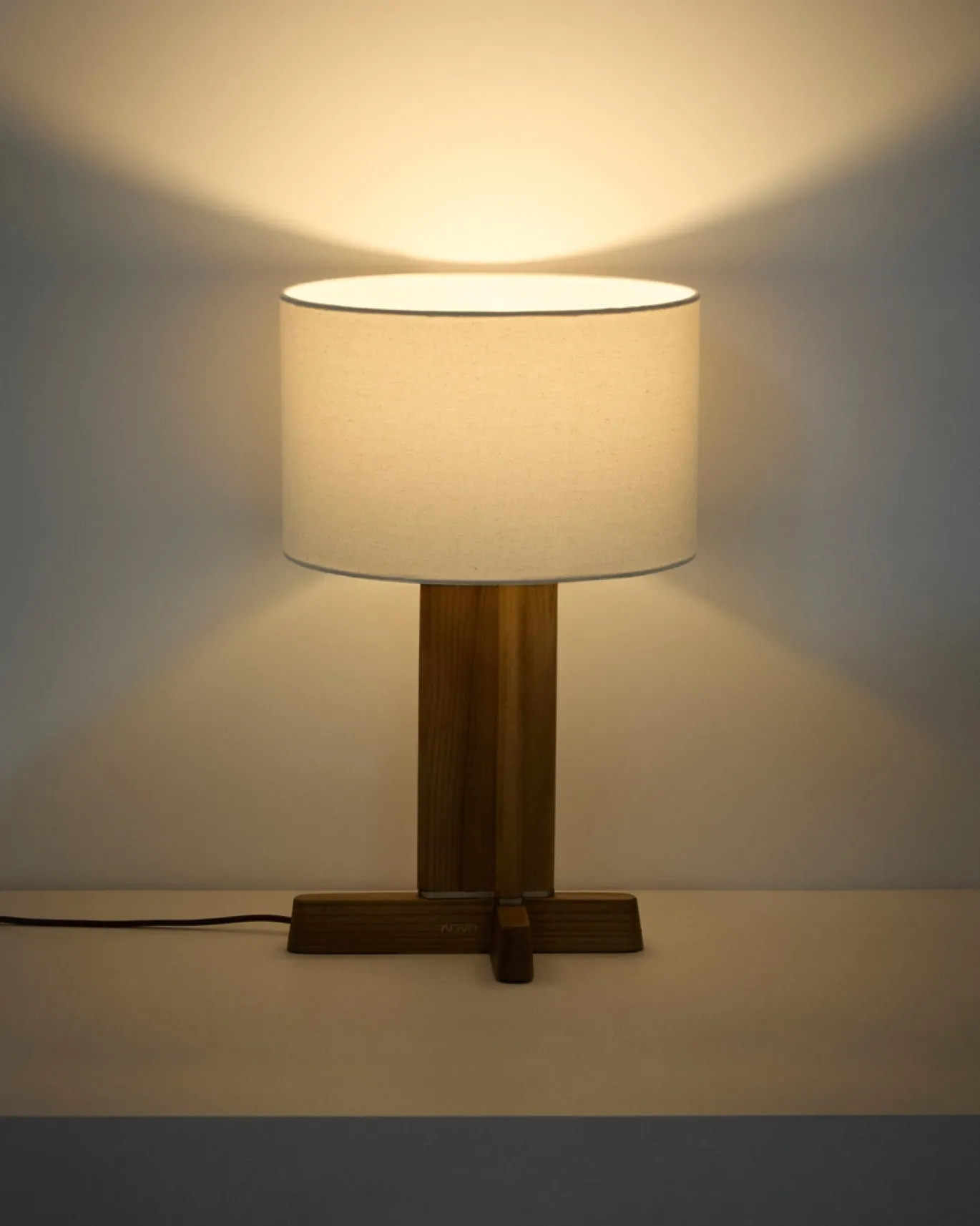 Kave Home Tafellamp Niani Rubberhout Naturel Katoen Ø30cm