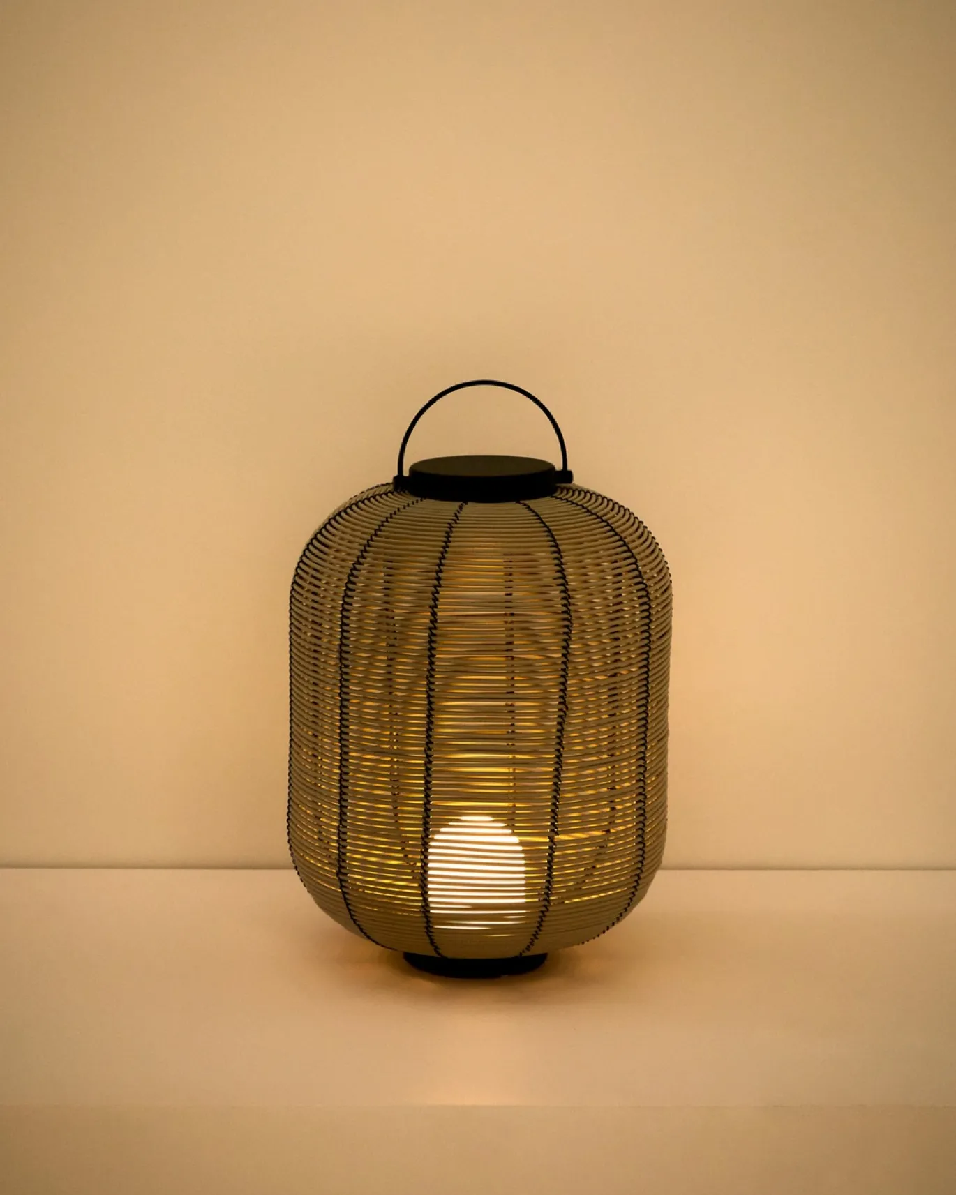 Kave Home Tafellamp Saranella Rotan Lichtgrijs Klein