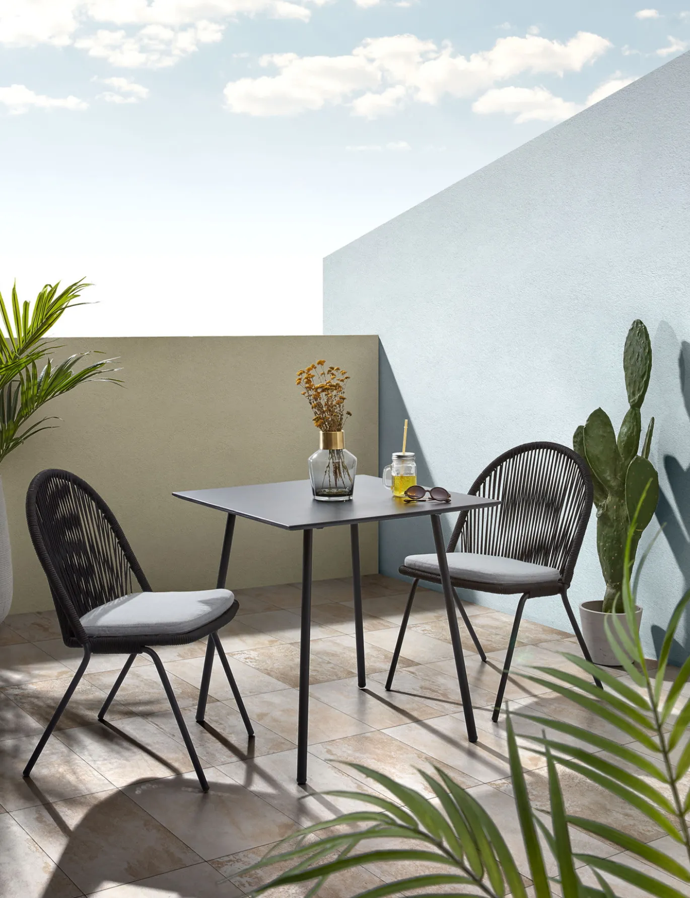 Kave Home Tafel Mathis Cementvezel Zwart 75x75cm