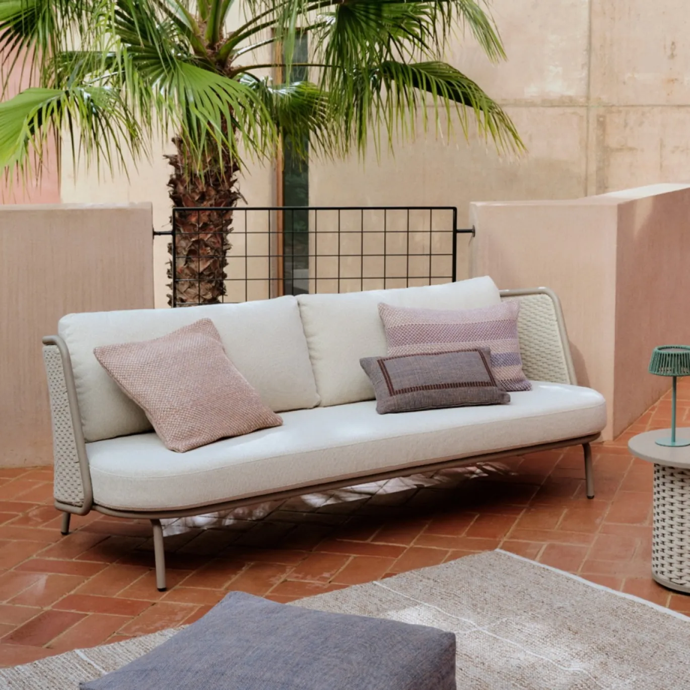 Kave Home Tuinbank Sedalis Taupe 3-Zits