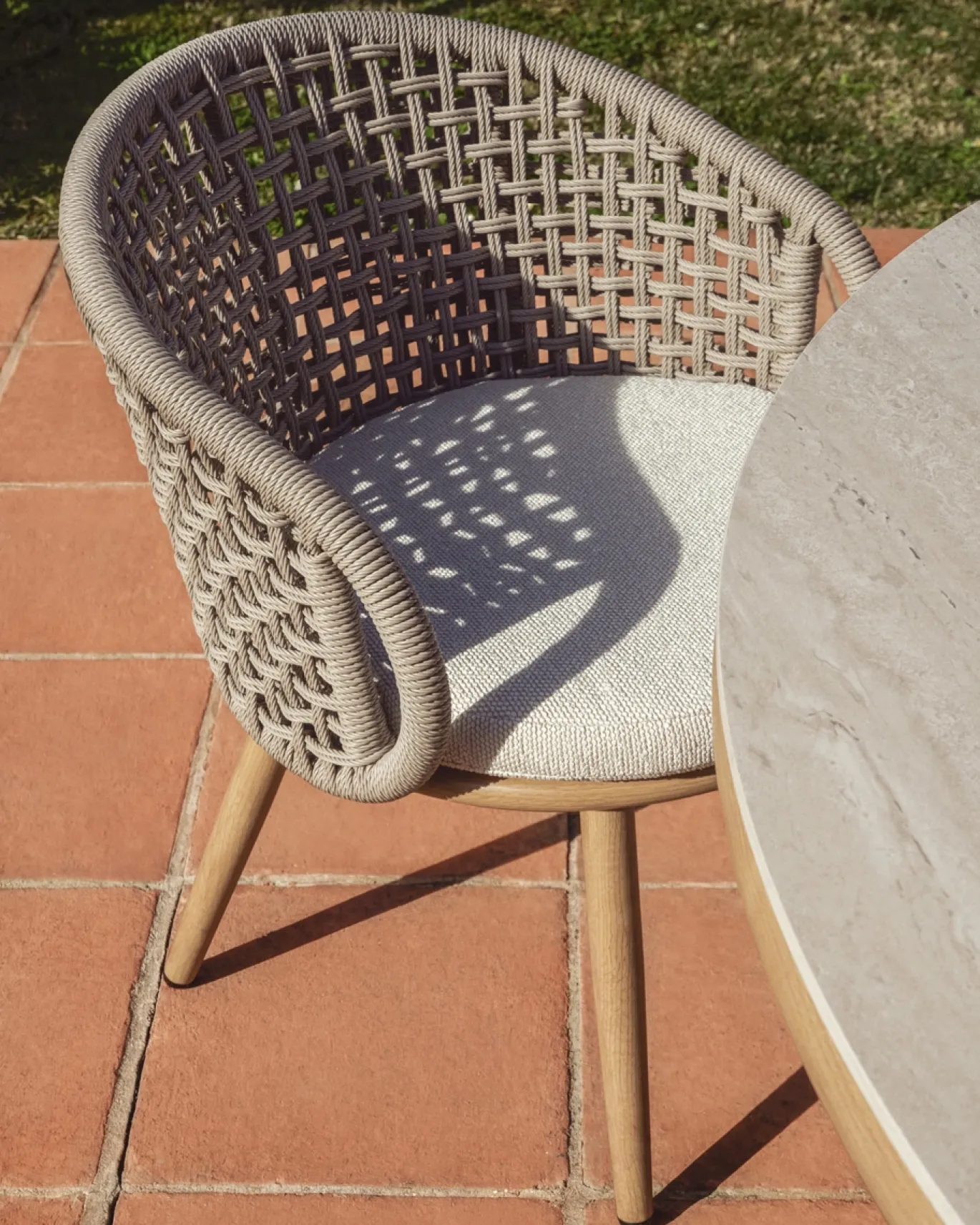 Kave Home Tuinstoel Lidario Aluminium Taupe