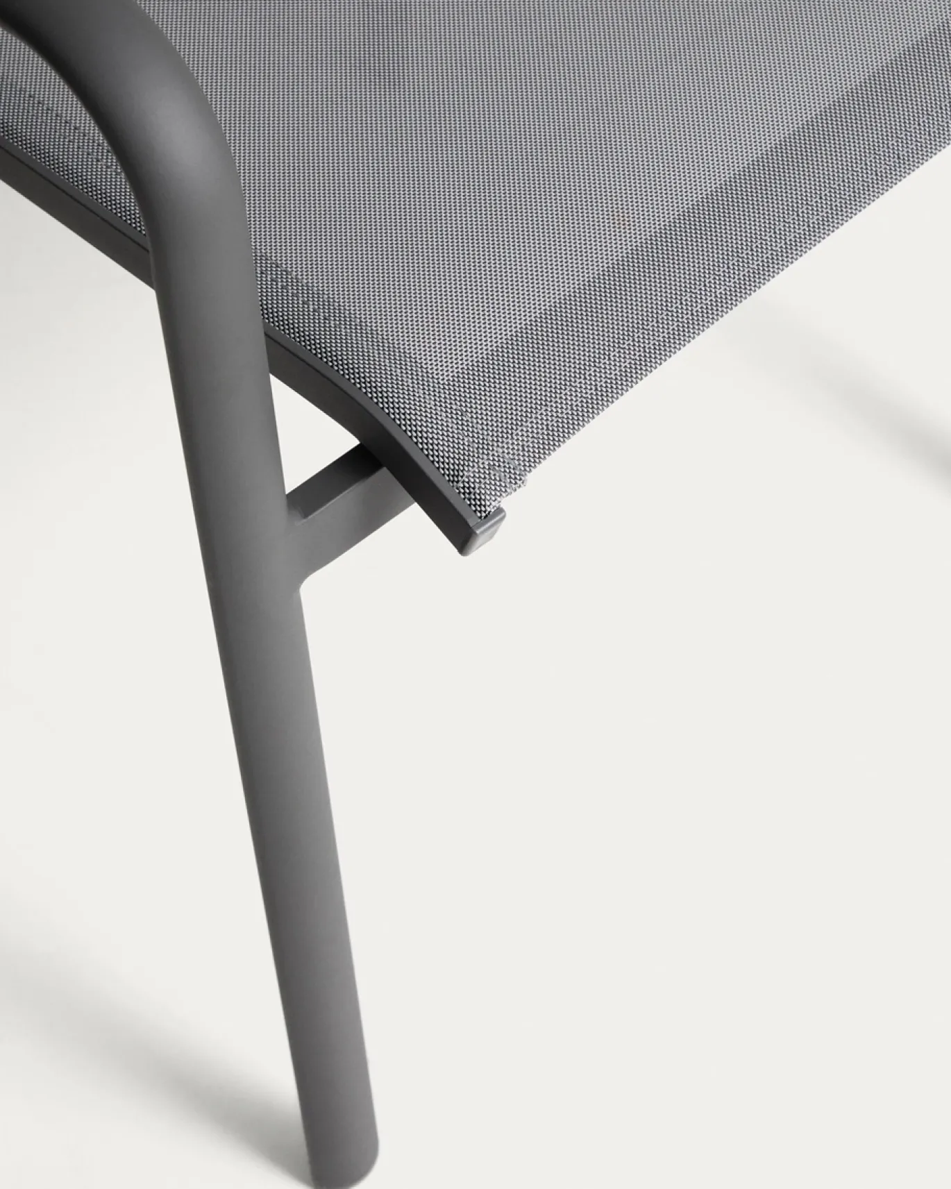Kave Home Tuinstoel Luri Stapelbaar Aluminium Grafiet