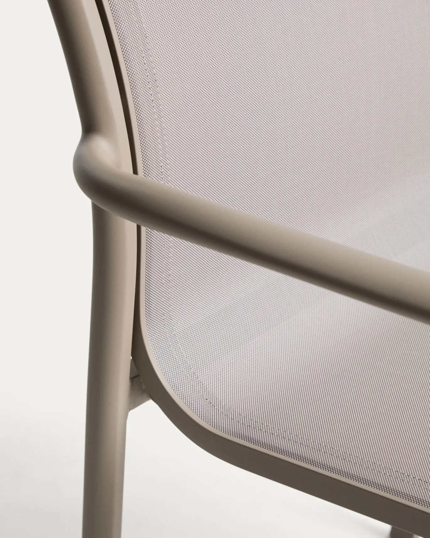 Kave Home Tuinstoel Luri Stapelbaar Aluminium Taupe