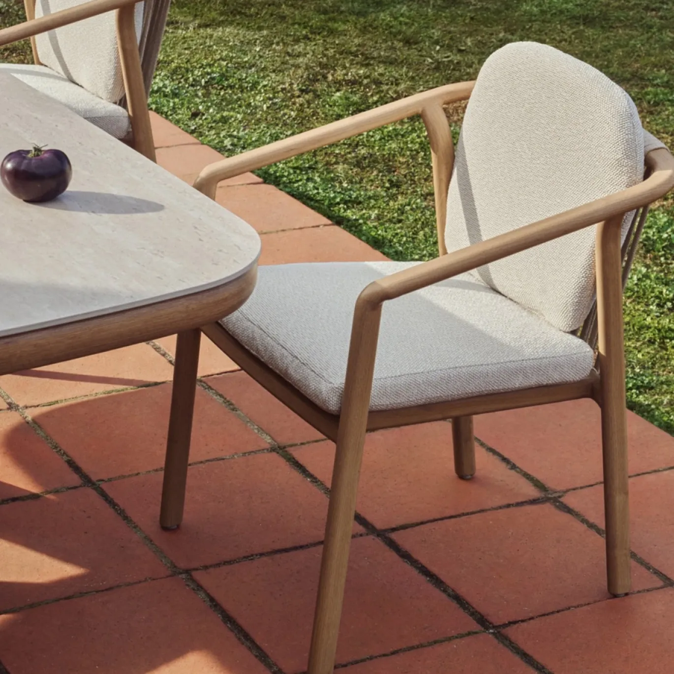 Kave Home Tuinstoel Sirte Stapelbaar Aluminium Naturel