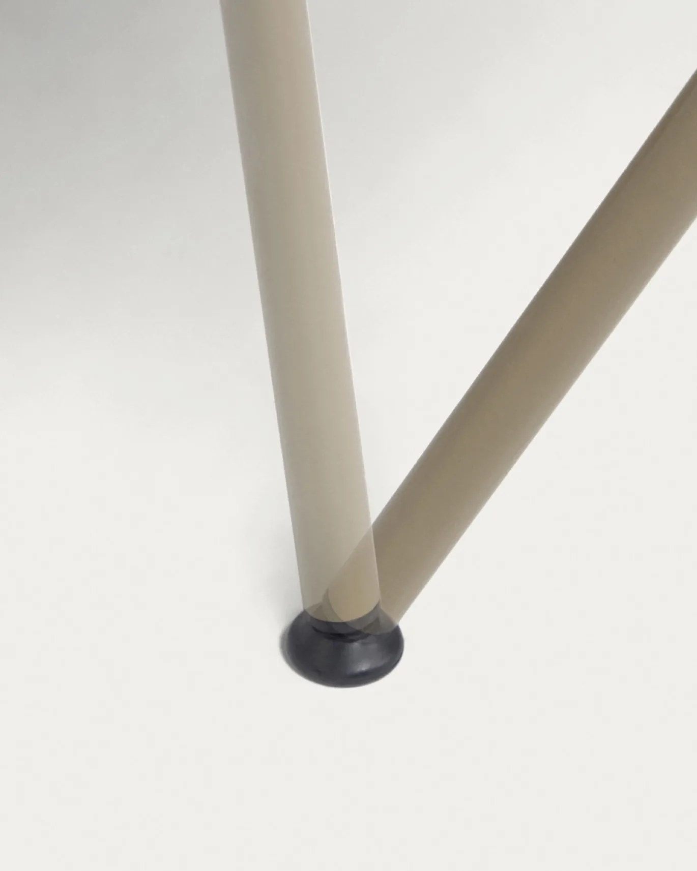 Kave Home Tuinstoel Surpika Beige