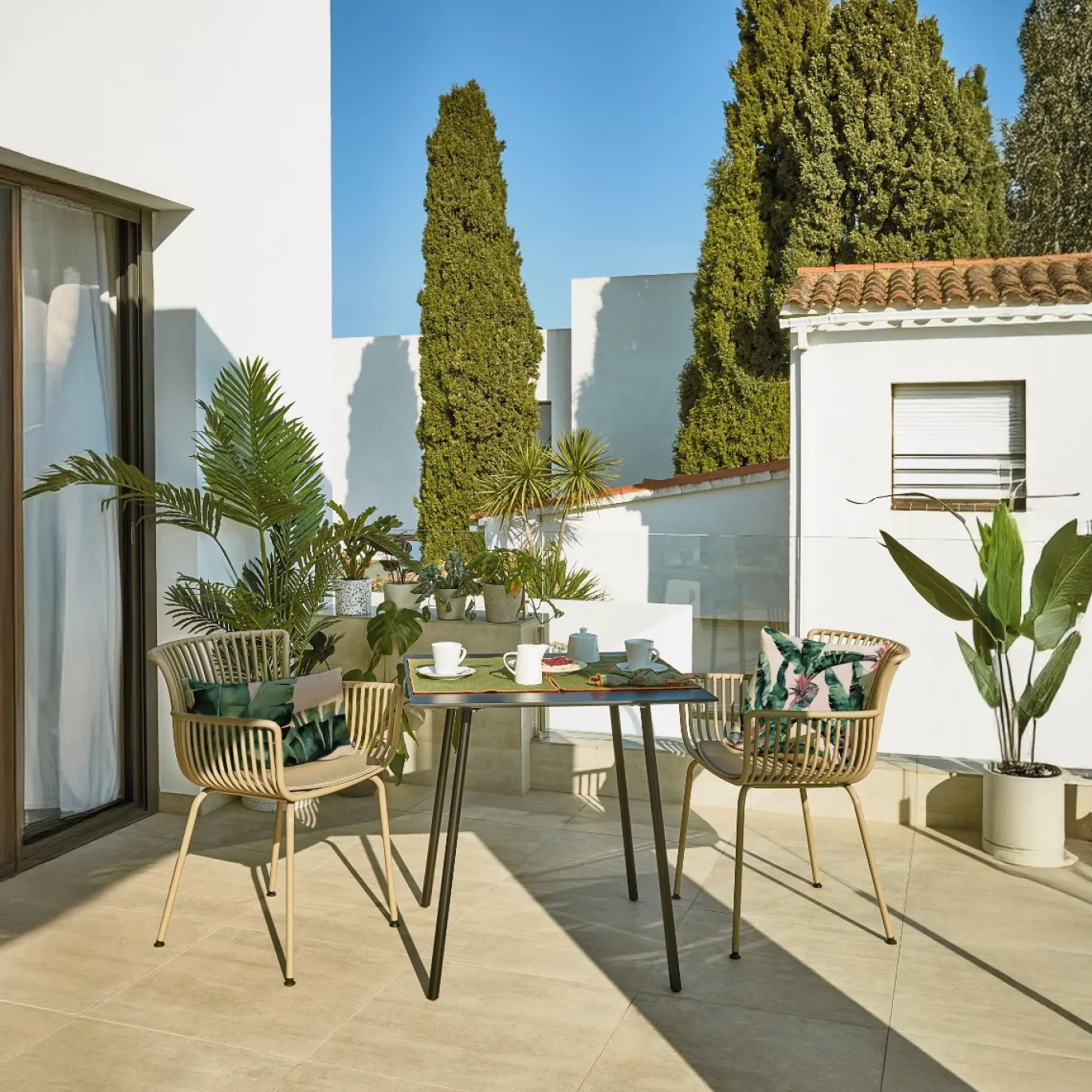 Kave Home Tuinstoel Surpika Beige
