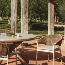 Kave Home Tuinstoel Zuara Aluminium Beige Synthetisch Touw Bruin