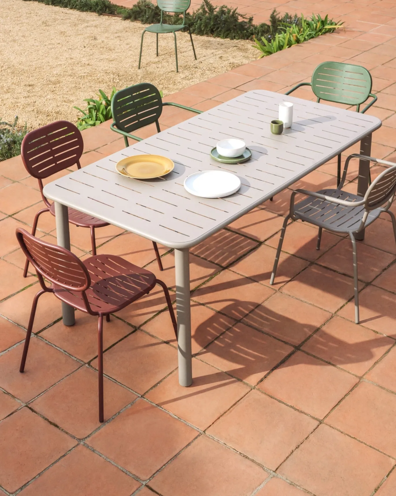 Kave Home Tuintafel Brai Staal Taupe 180cm