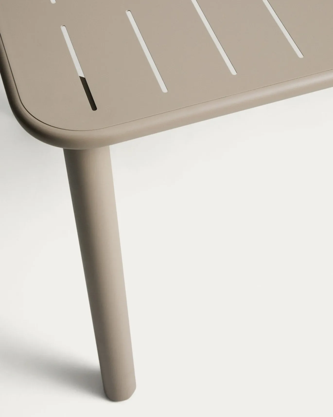 Kave Home Tuintafel Brai Staal Taupe 180cm