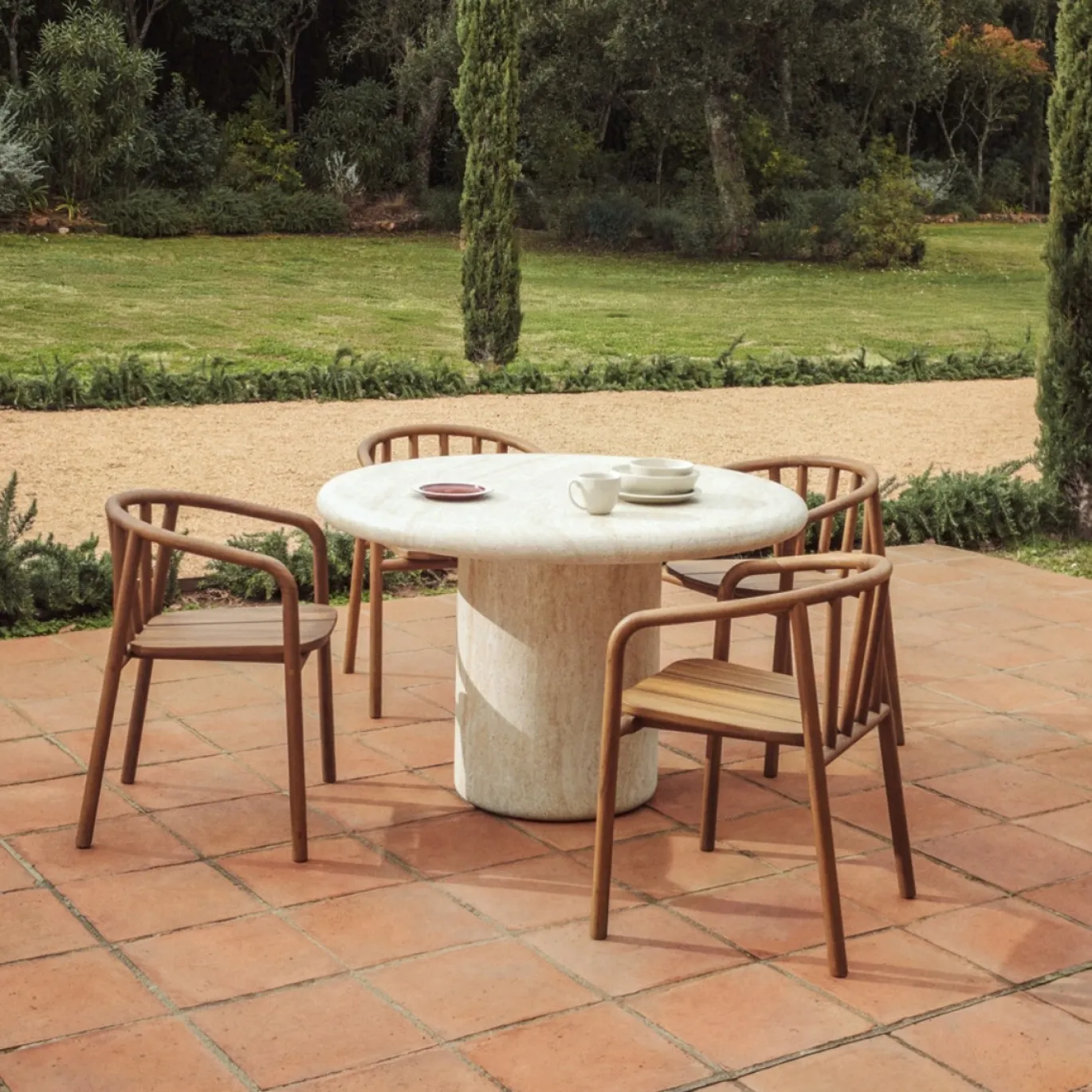 Kave Home Tuintafel Drasi Travertin ø122 cm