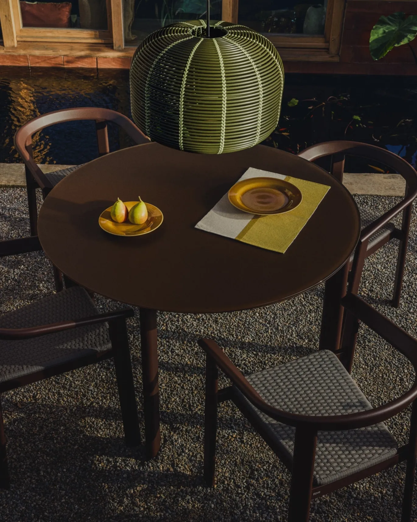 Kave Home Tuintafel Erice Donkerbruin Ø120cm