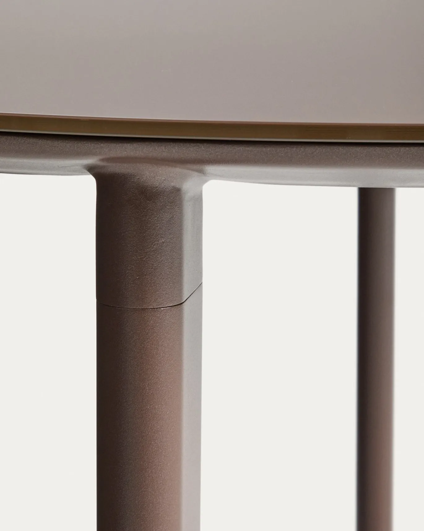 Kave Home Tuintafel Erice Donkerbruin Ø120cm