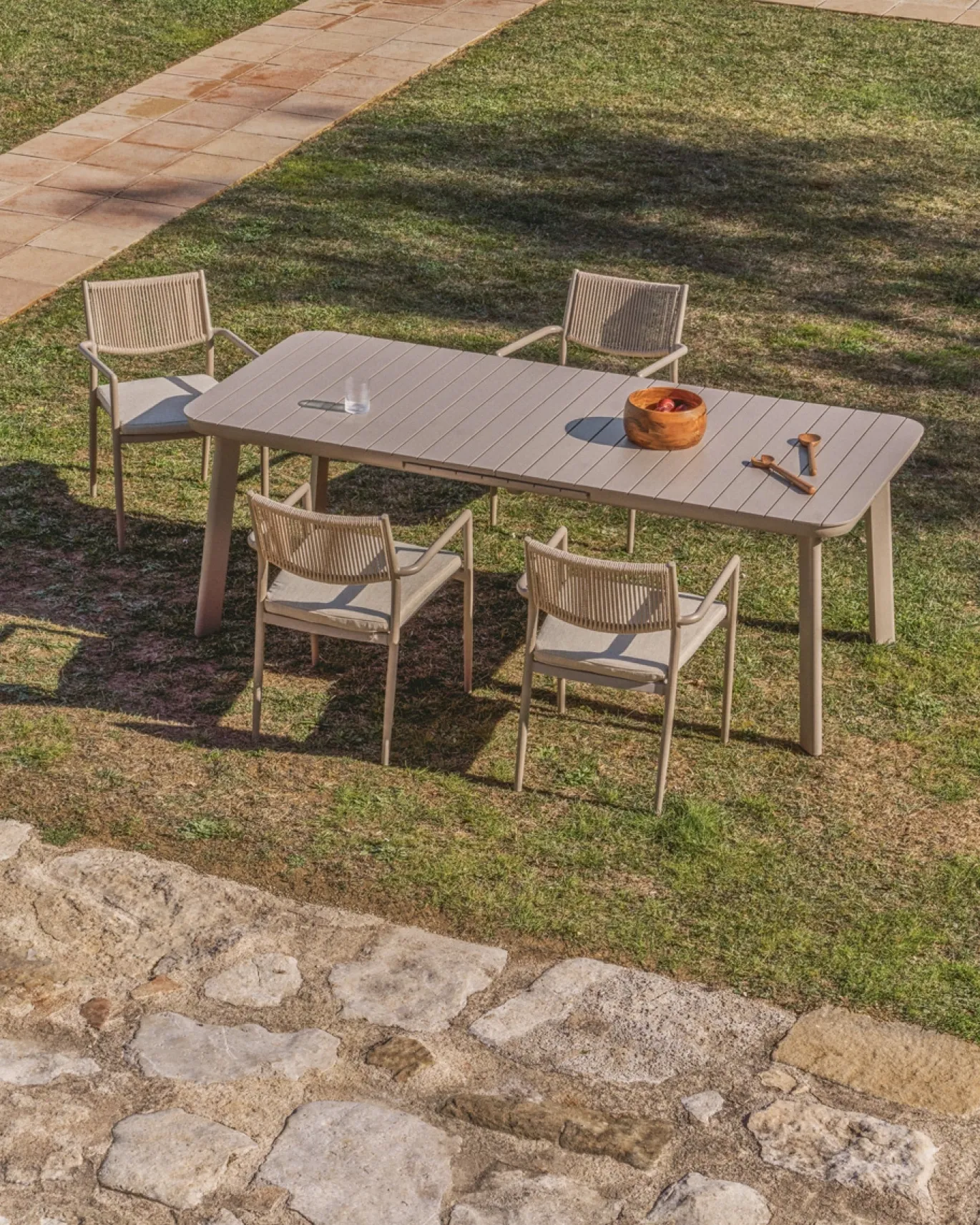 Kave Home Tuintafel Izola Aluminium Taupe 220-280cm