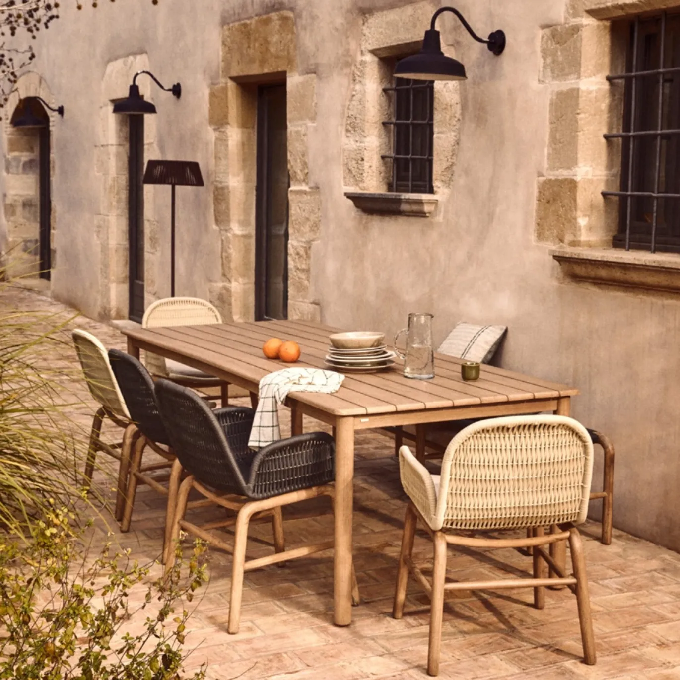 Kave Home Tuintafel Sori Massief Acaciahout Naturel 240cm